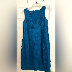 Formal ruffle style fitted dress vneck Teal like new